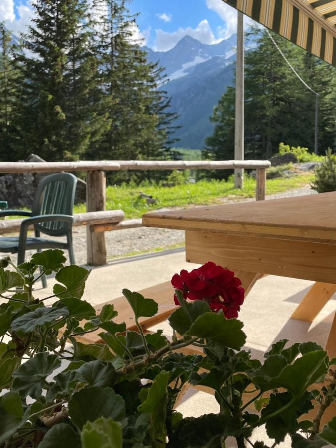 Hotel Gembro Chiesa in Valmalenco Luaran gambar