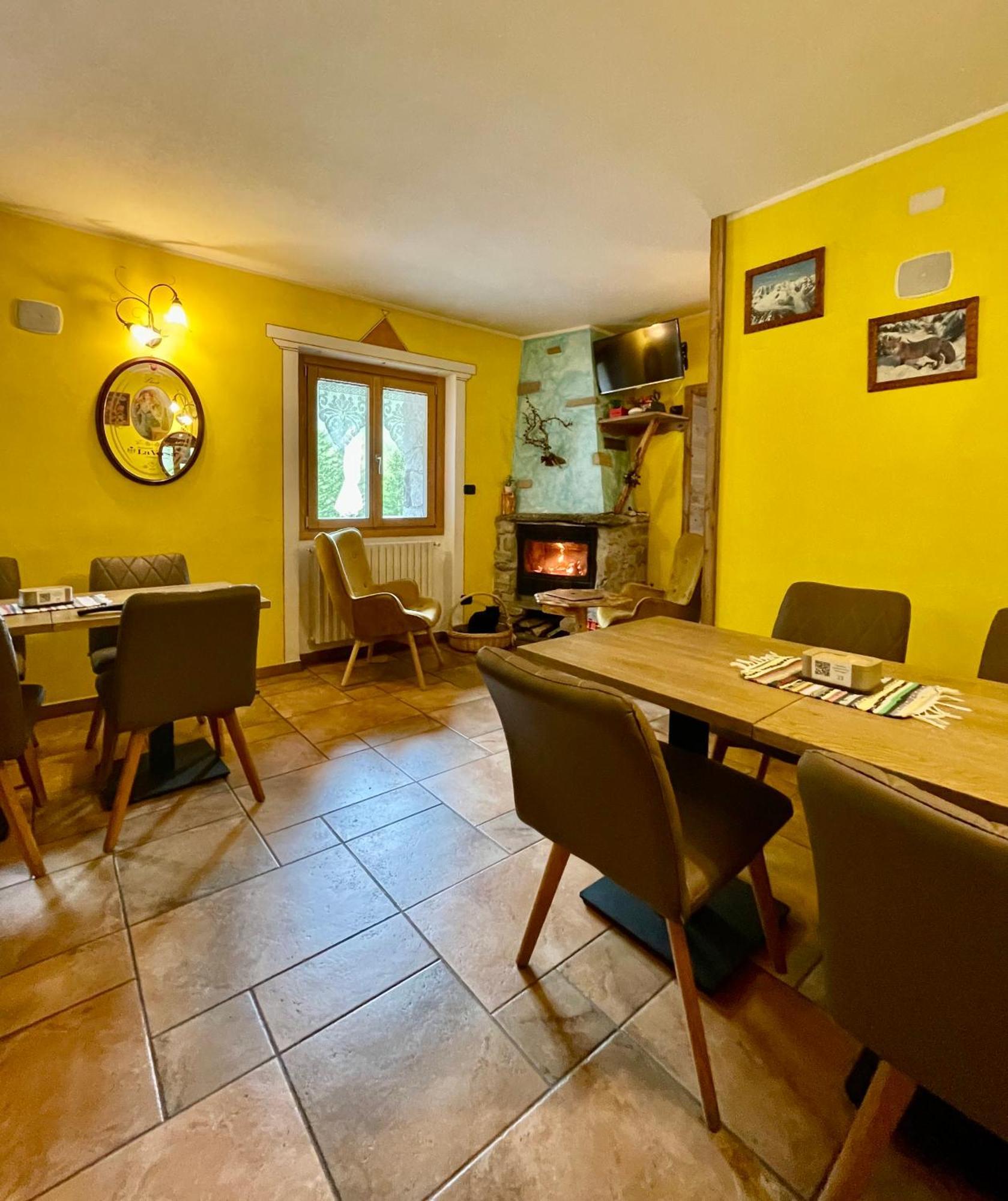 Hotel Gembro Chiesa in Valmalenco Luaran gambar