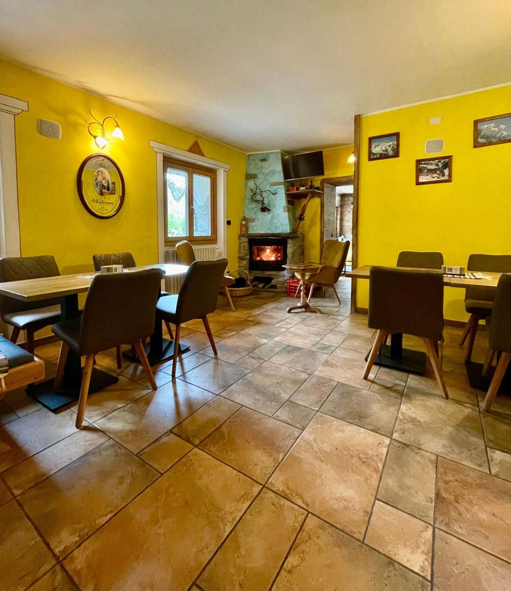 Hotel Gembro Chiesa in Valmalenco Luaran gambar