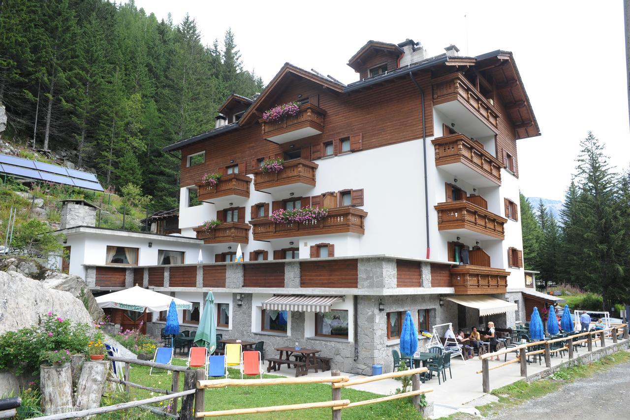 Hotel Gembro Chiesa in Valmalenco Luaran gambar