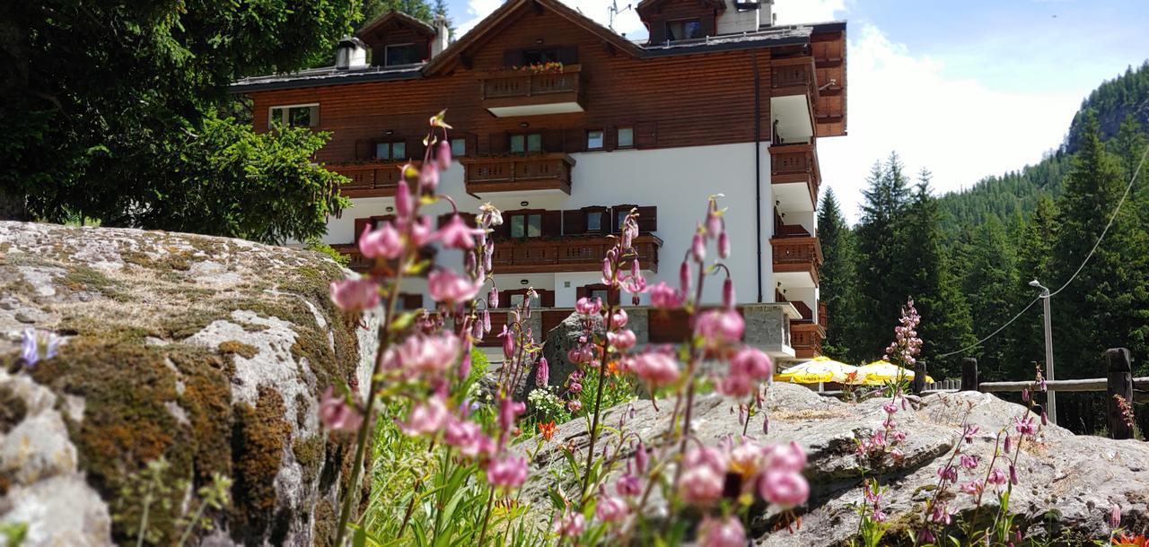 Hotel Gembro Chiesa in Valmalenco Luaran gambar