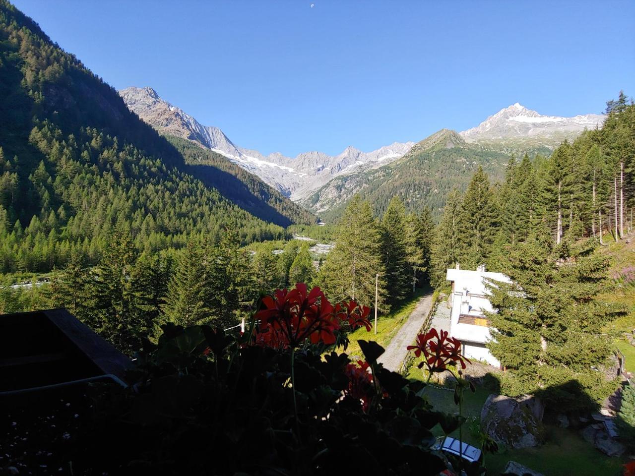 Hotel Gembro Chiesa in Valmalenco Luaran gambar