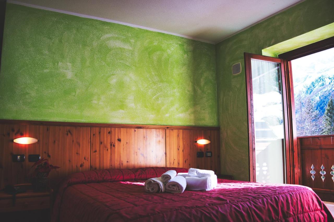 Hotel Gembro Chiesa in Valmalenco Luaran gambar